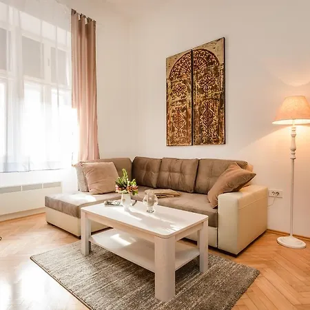 Apartment Vega 1 *