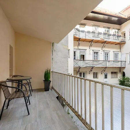 Apartment Vega 1 *